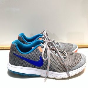 Nike women’s running shoes size 7